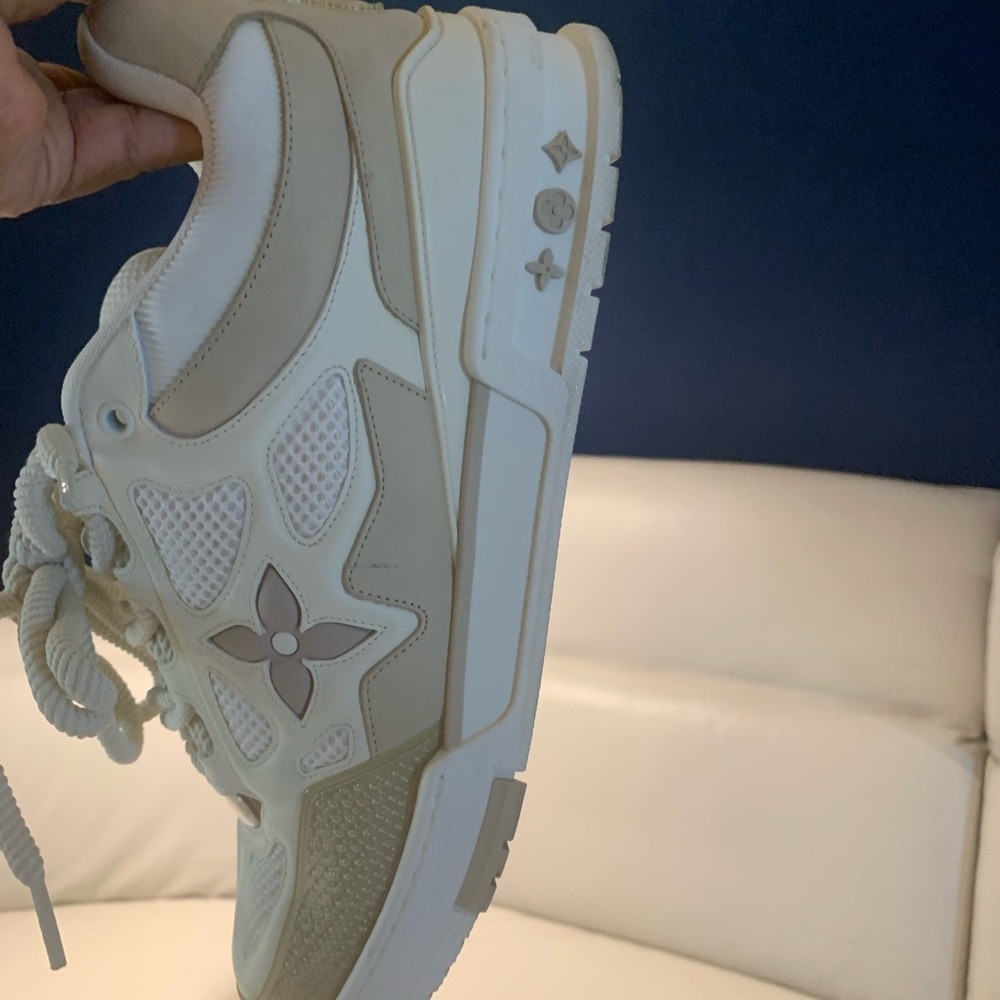 Stylish Cream Sneakers